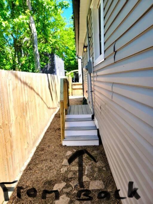 Little House On 47Th Apartment Cleveland Exterior photo
