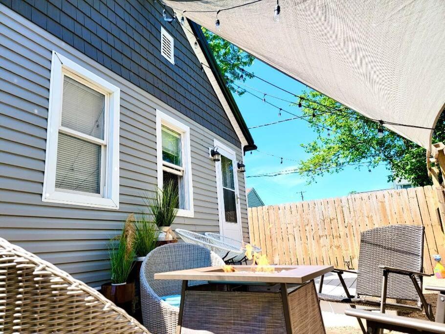 Little House On 47Th Apartment Cleveland Exterior photo